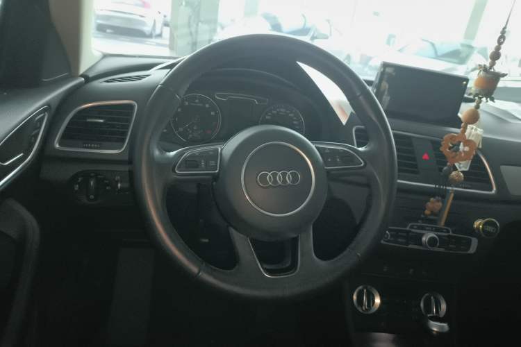 Used Audi Q3 2016 30 TFSI Collector's Edition Intelligent Model Steering Wheel