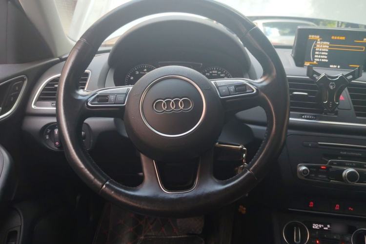 Used Audi Q3 2016 30 TFSI Fashion Model Steering Wheel