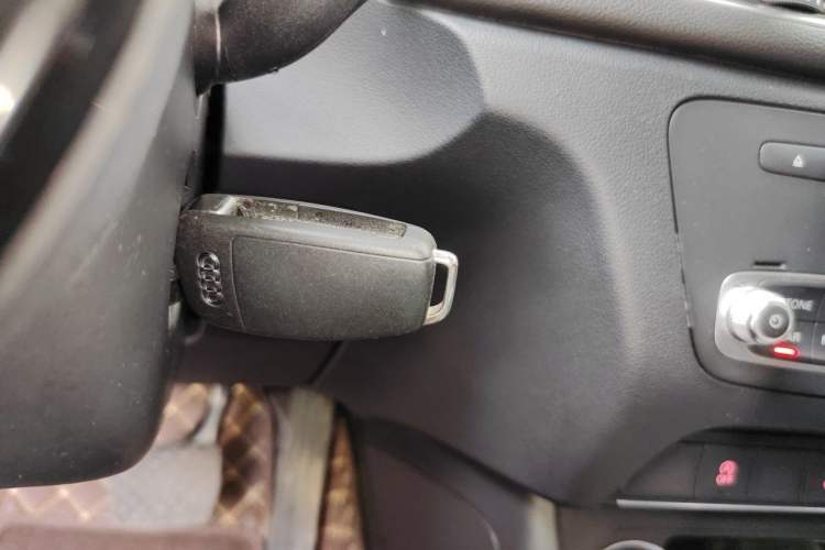 Used Audi Q3 2016 35 TFSI Fashion Model Vehicle Key