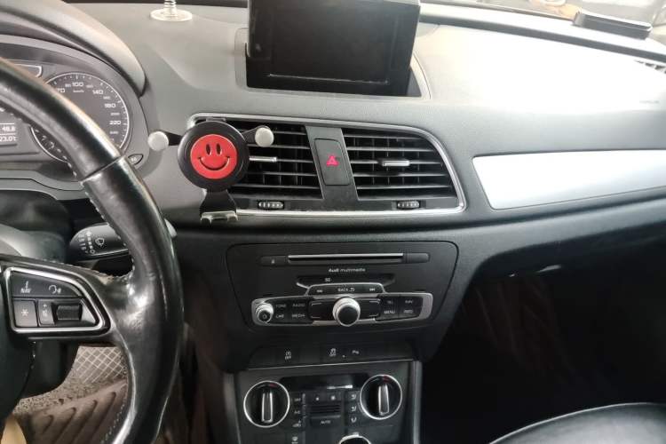 Used Audi Q3 2016 35 TFSI Fashion Model Audio And AC Panel