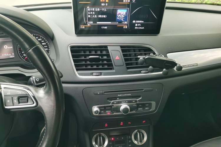 Used Audi Q3 2016 35 TFSI Collection Edition quattro Enjoyment Model Audio And AC Panel