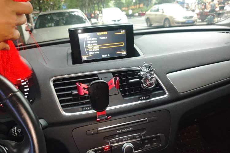 Used Audi Q3 2016 35 TFSI Fashion Model Audio And AC Panel