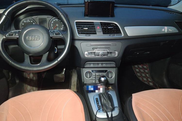 Used Audi Q3 2016 30 TFSI Fashion Model Center Console