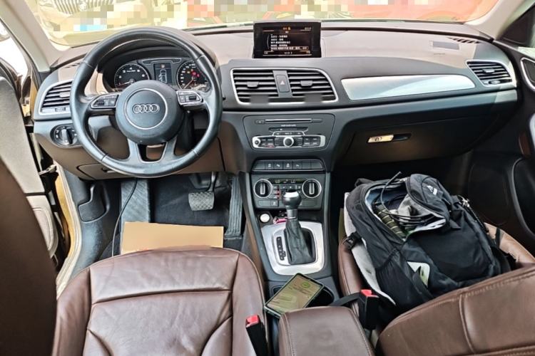 Used Audi Q3 2016 35 TFSI Style Edition Center Console