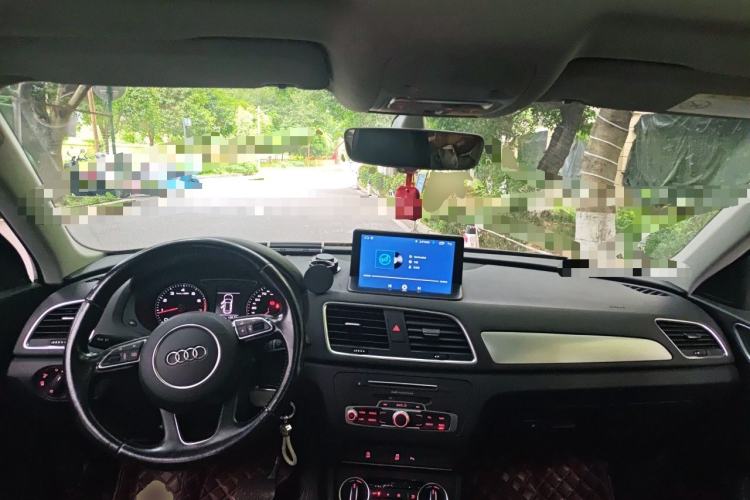 Used Audi Q3 2016 30 TFSI Fashion Model Center Console