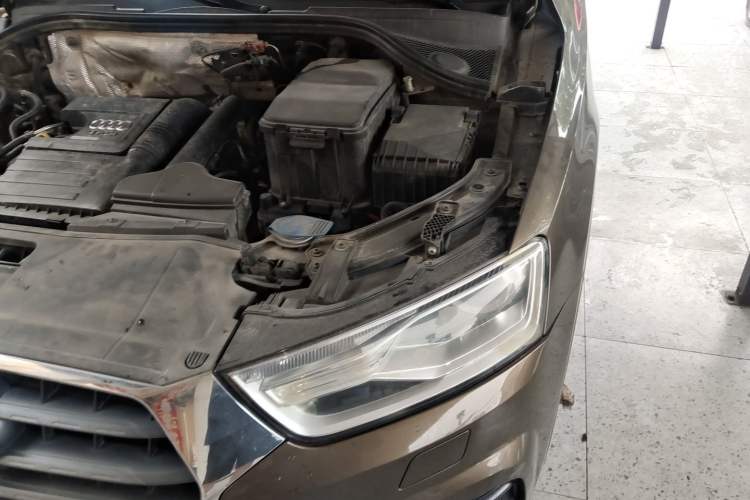Used Audi Q3 2016 35 TFSI Fashion Model Engine Bay Left