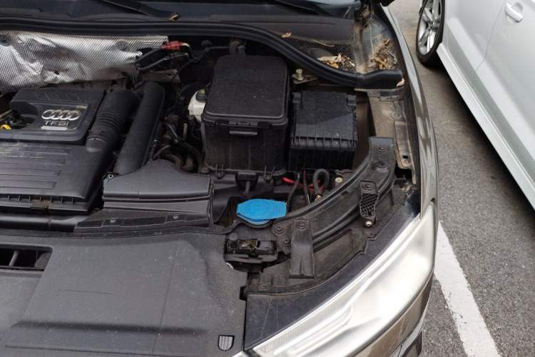 Used Audi Q3 2016 30 TFSI Fashion Model Engine Bay Left