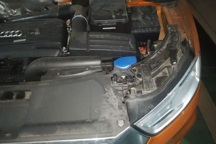 Used Audi Q3 2016 35 TFSI Fashion Model Engine Bay Left