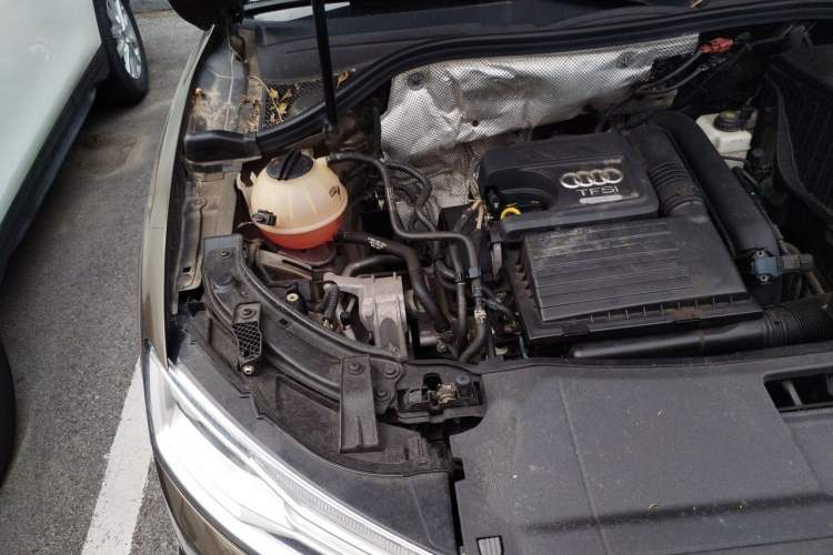 Used Audi Q3 2016 30 TFSI Fashion Model Engine Bay Right