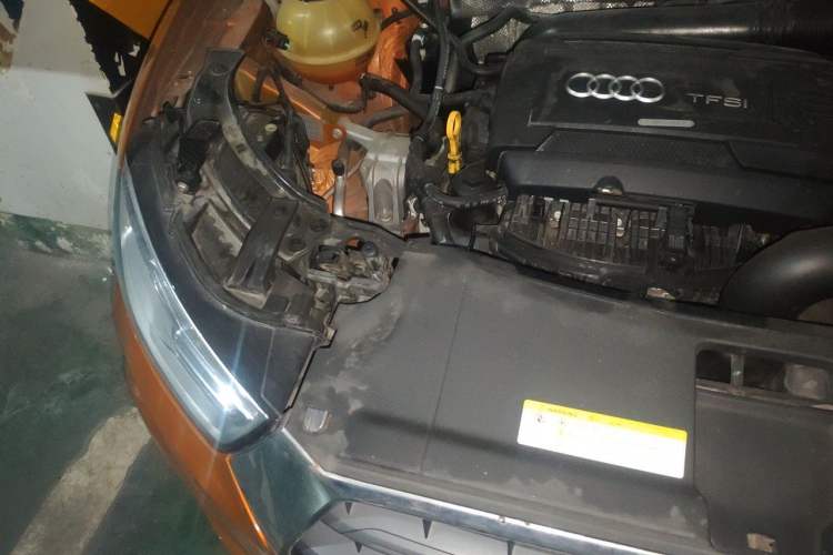 Used Audi Q3 2016 35 TFSI Fashion Model Engine Bay Right