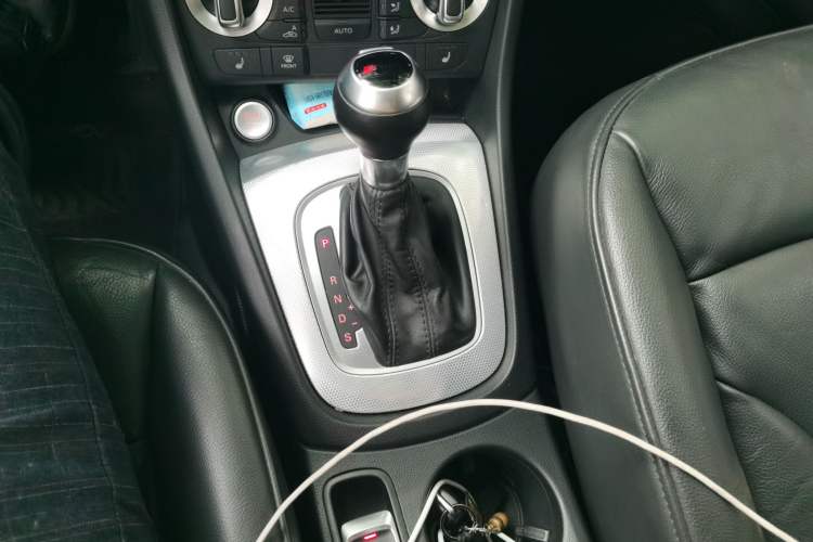 Used Audi Q3 2016 35 TFSI Collection Edition quattro Enjoyment Model Gear Lever
