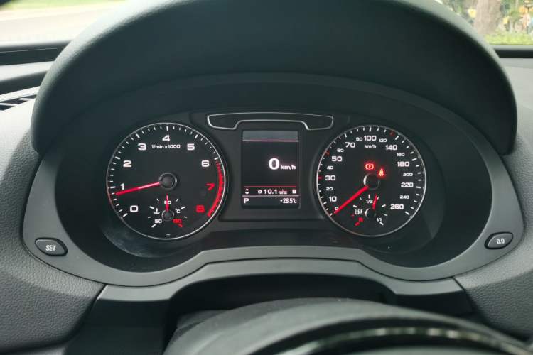 Used Audi Q3 2016 35 TFSI Collection Edition quattro Enjoyment Model Instrument Cluster