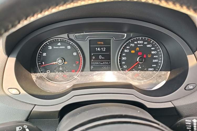Used Audi Q3 2016 35 TFSI Style Edition Instrument Cluster