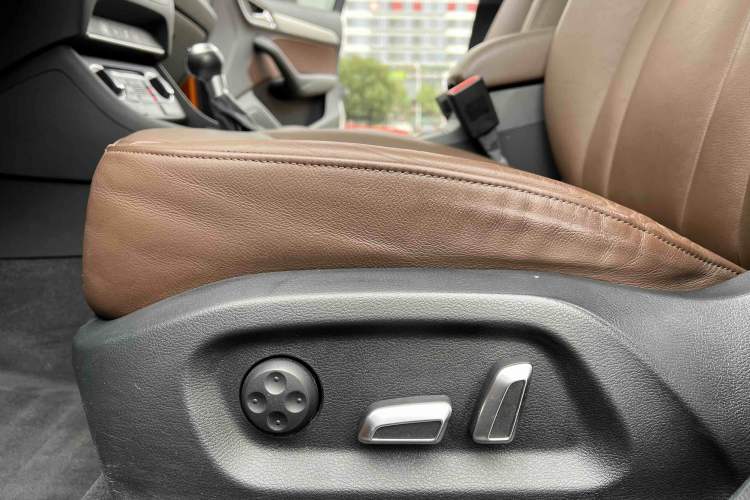 Used Audi Q3 2016 35 TFSI Style Edition Interior 10