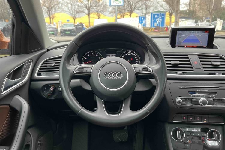 Used Audi Q3 2016 35 TFSI Style Edition Interior 4