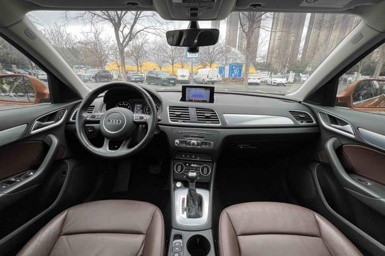 Used Audi Q3 2016 35 TFSI Style Edition Interior 5