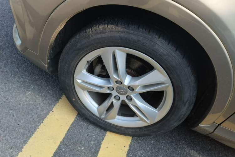 Used Audi Q3 2016 35 TFSI Fashion Model Left Front Wheel Hub