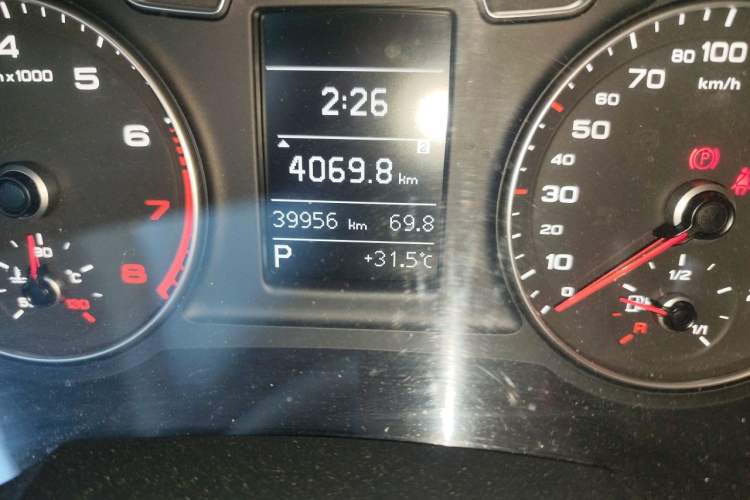 Used Audi Q3 2016 30 TFSI Fashion Model Odometer Close Up