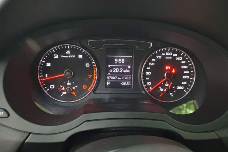 Used Audi Q3 2016 30 TFSI Fashion Model Odometer Close Up