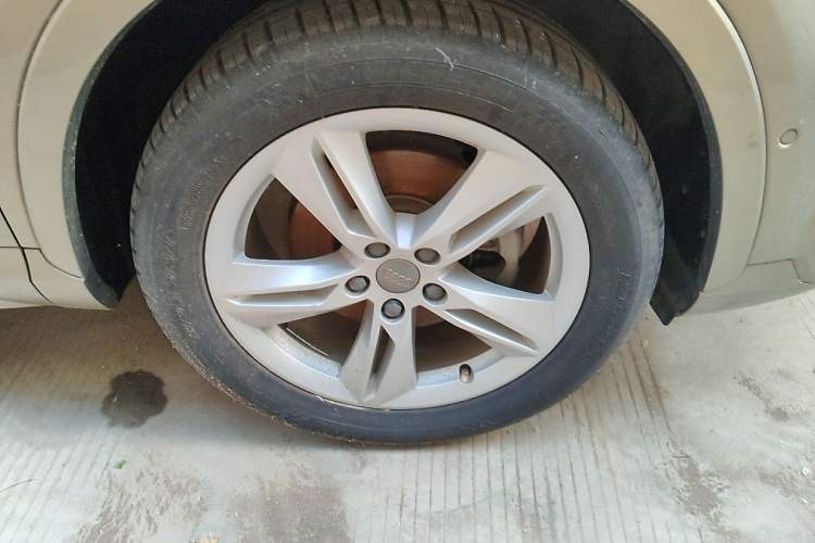Used Audi Q3 2016 35 TFSI Style Edition Right Front Wheel Hub