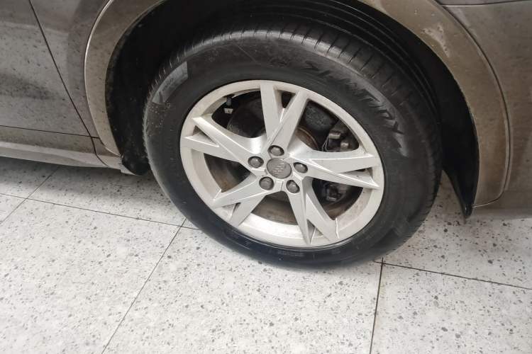 Used Audi Q3 2016 35 TFSI Fashion Model Right Front Wheel Hub