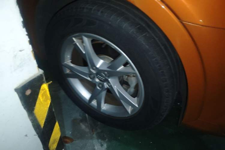 Used Audi Q3 2016 35 TFSI Fashion Model Right Front Wheel Hub