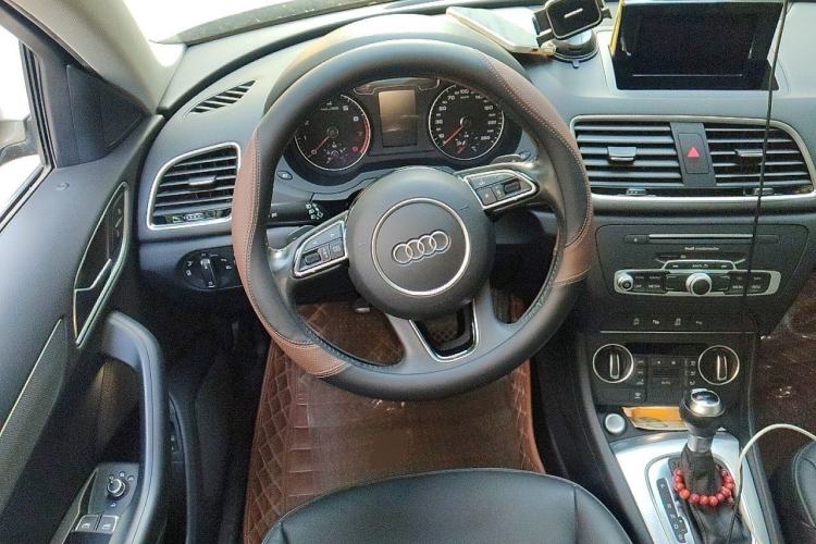 Used Audi Q3 2016 35 TFSI Style Edition Steering Wheel