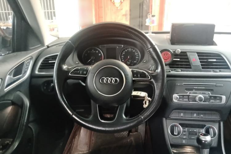 Used Audi Q3 2016 35 TFSI Fashion Model Steering Wheel