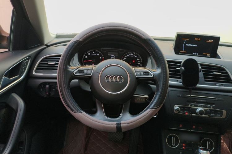 Used Audi Q3 2016 30 TFSI Fashion Model Steering Wheel