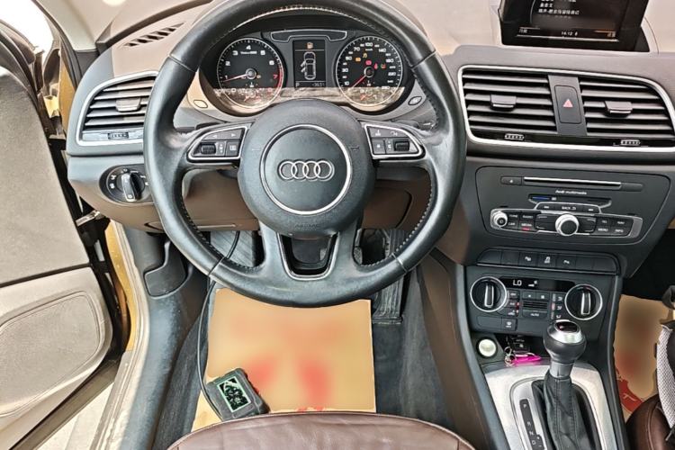 Used Audi Q3 2016 35 TFSI Style Edition Steering Wheel