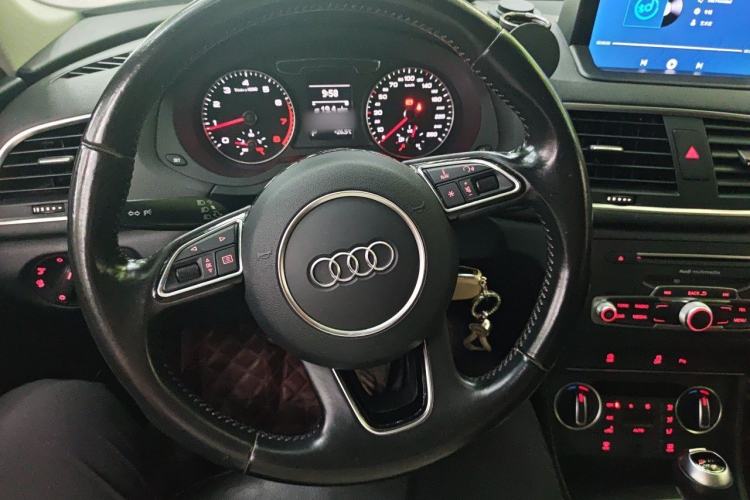 Used Audi Q3 2016 30 TFSI Fashion Model Steering Wheel