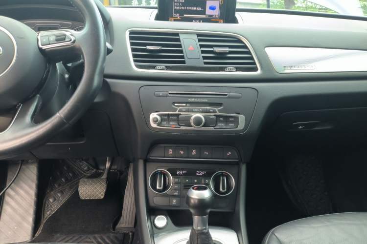 Used Audi Q3 2016 35 TFSI quattro all-wheel-drive style model Audio And AC Panel