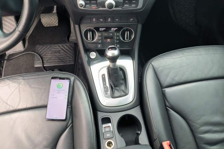 Used Audi Q3 2016 35 TFSI quattro all-wheel-drive style model Gear Lever