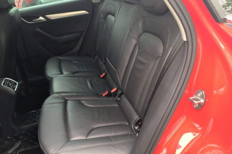 Used Audi Q3 2016 35 TFSI quattro all-wheel-drive style model Left Rear Seat