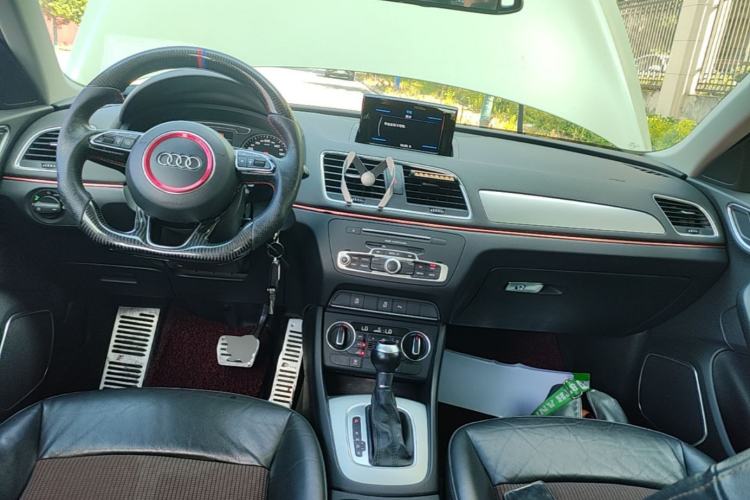 Used Audi Q3 2016 35 TFSI Fashion Model Center Console