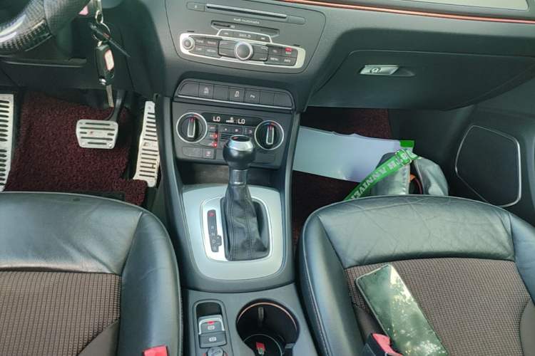 Used Audi Q3 2016 35 TFSI Fashion Model Gear Lever