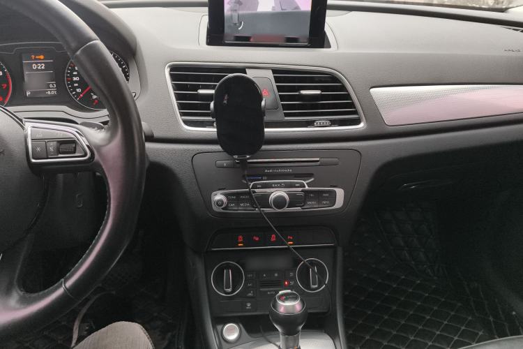 Used Audi Q3 2016 30 TFSI Fashion Model Audio And AC Panel