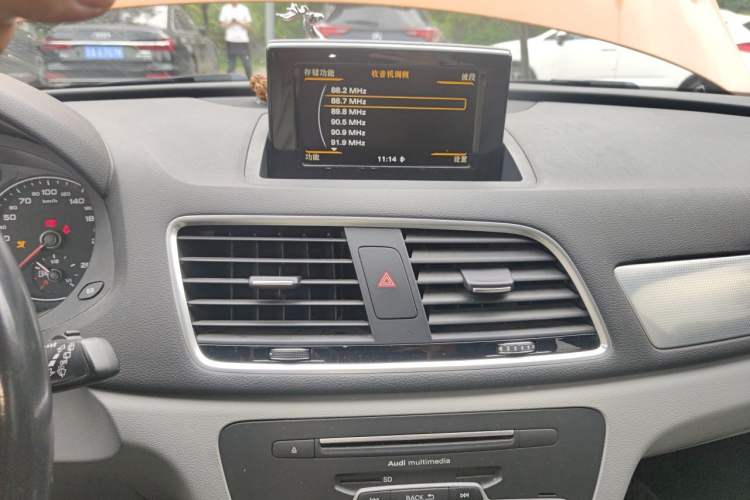 Used Audi Q3 2016 30 TFSI Fashion Model Audio And AC Panel