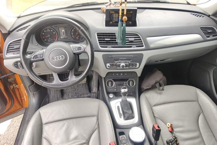 Used Audi Q3 2016 30 TFSI Fashion Model Center Console