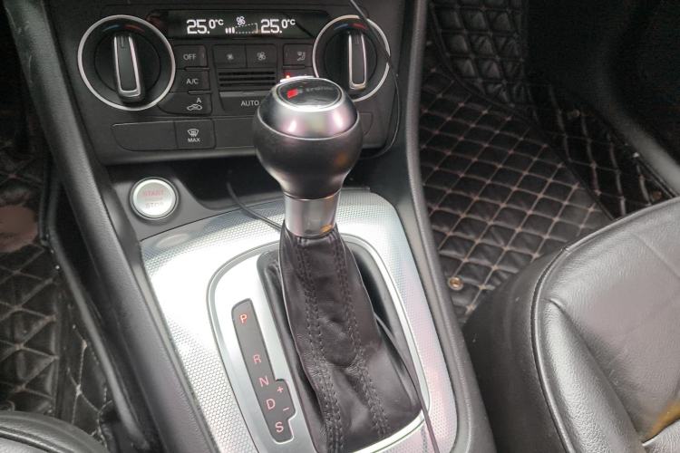 Used Audi Q3 2016 30 TFSI Fashion Model Gear Lever