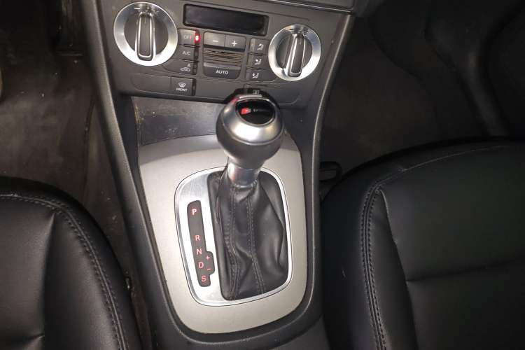 Used Audi Q3 2016 30 TFSI Collector's Edition Intelligent Model Gear Lever