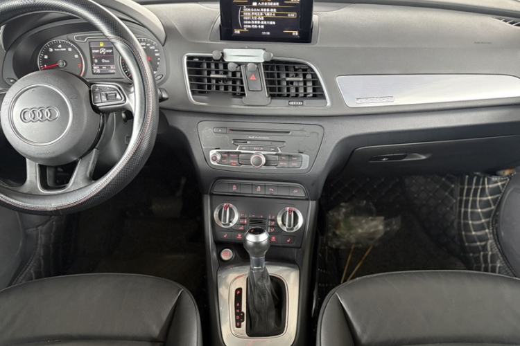 Used Audi Q3 2016 35 TFSI Collection Edition quattro Enjoyment Model Interior 1