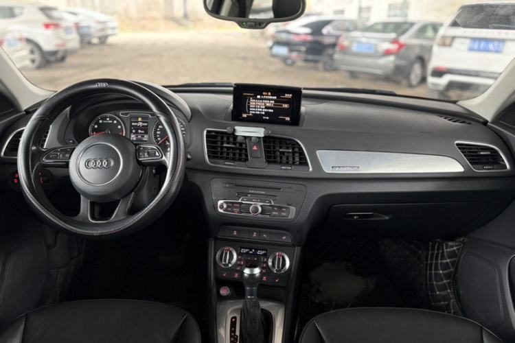 Used Audi Q3 2016 35 TFSI Collection Edition quattro Enjoyment Model Interior 2