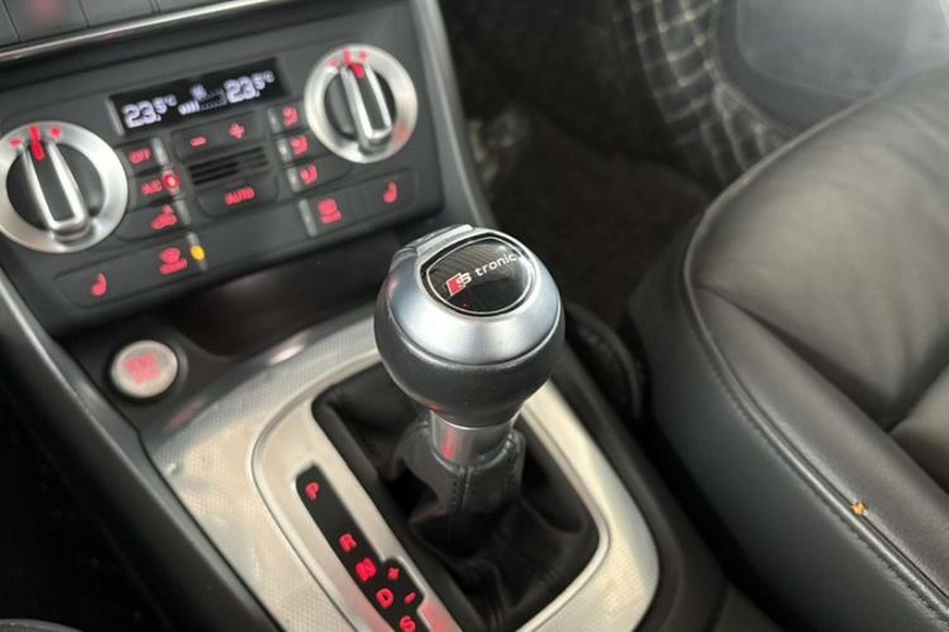 Used Audi Q3 2016 35 TFSI Collection Edition quattro Enjoyment Model Interior 5