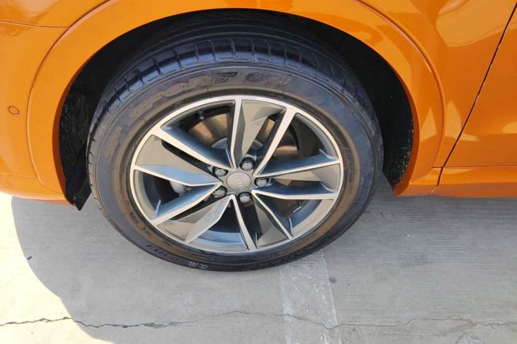 Used Audi Q3 2016 40 TFSI quattro all-wheel-drive sport model Left Front Wheel Hub