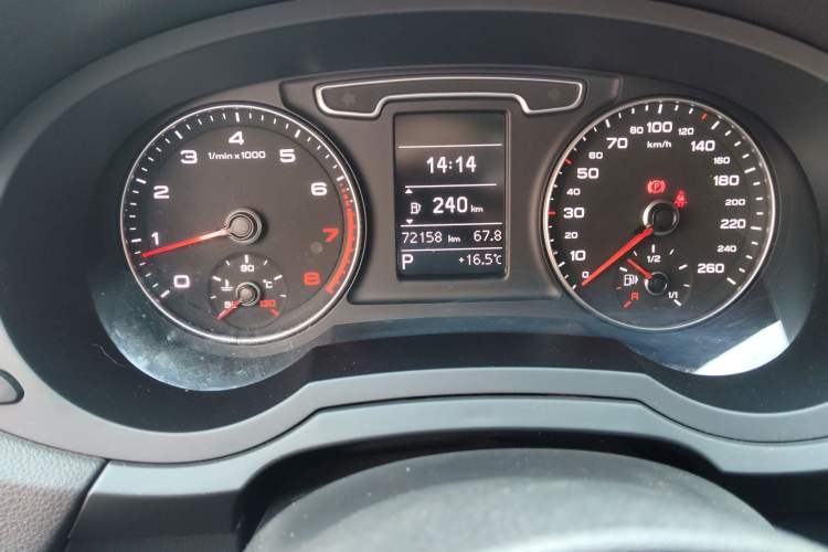 Used Audi Q3 2016 30 TFSI Collector's Edition Comfort Model Odometer Close Up