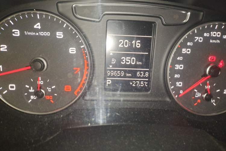 Used Audi Q3 2016 30 TFSI Fashion Model Odometer Close Up