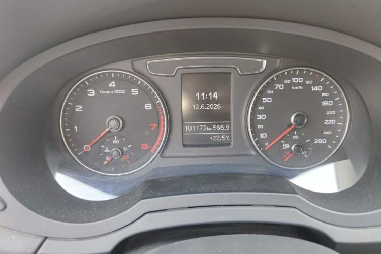 Used Audi Q3 2016 30 TFSI Fashion Model Odometer Close Up