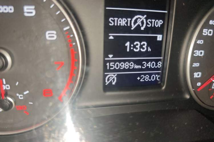Used Audi Q3 2016 30 TFSI Fashion Model Odometer Close Up