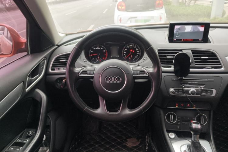 Used Audi Q3 2016 30 TFSI Fashion Model Steering Wheel